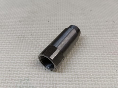 tuleja swiecy zarowej zetor 25 (3).jpg