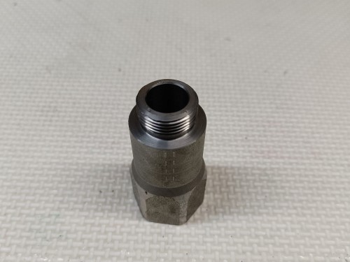 tuleja-wtryskiwacza-zetor 25 (1).jpg